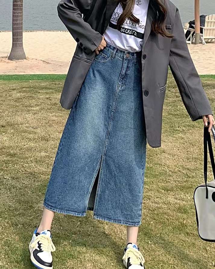 脚長効果抜群 デニムミディ丈スリットスカート