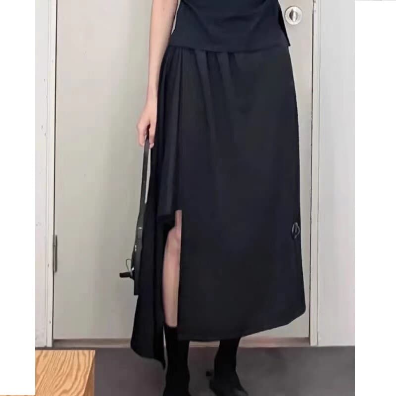 アシンメトリープリーツスリットスカート