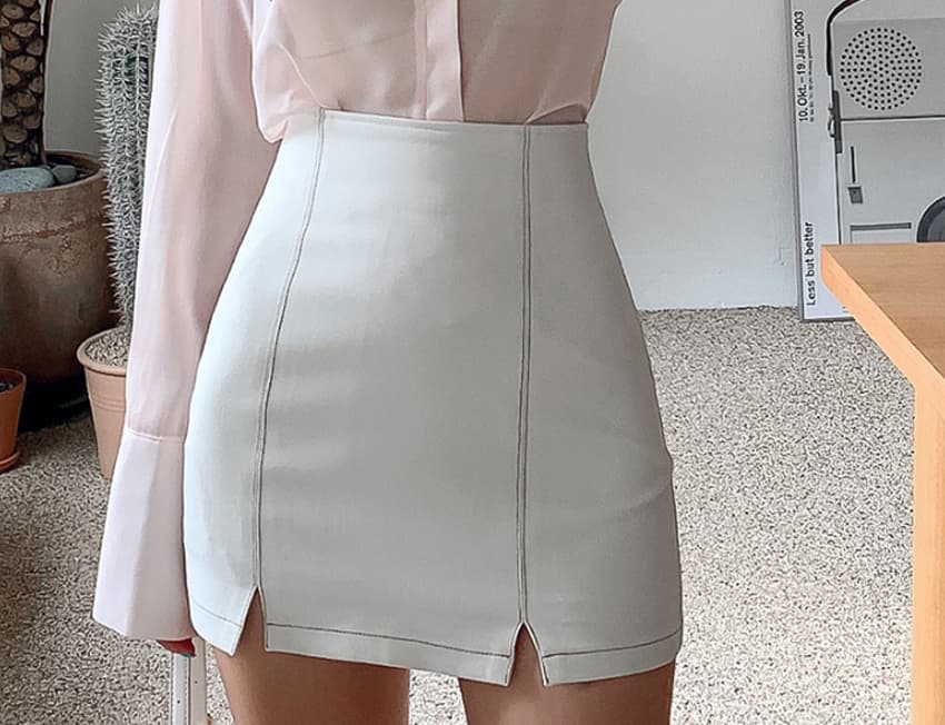 スリットスカート レザー調前スリット入りミニタイトスカート