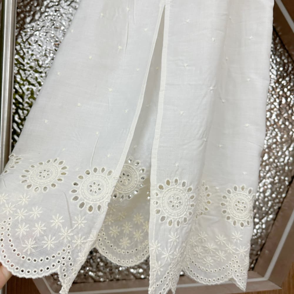 裾レース刺繍スリットスカート
