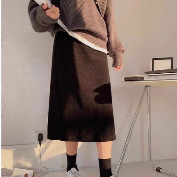 すっきりシンプル スリットスカート